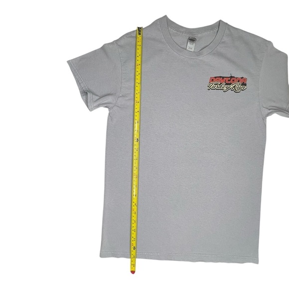Y2K Daytona Turkey Run Graphic T-Shirt Women Small Short Sleeve 100% Cotton Gray - Picture 8 of 11